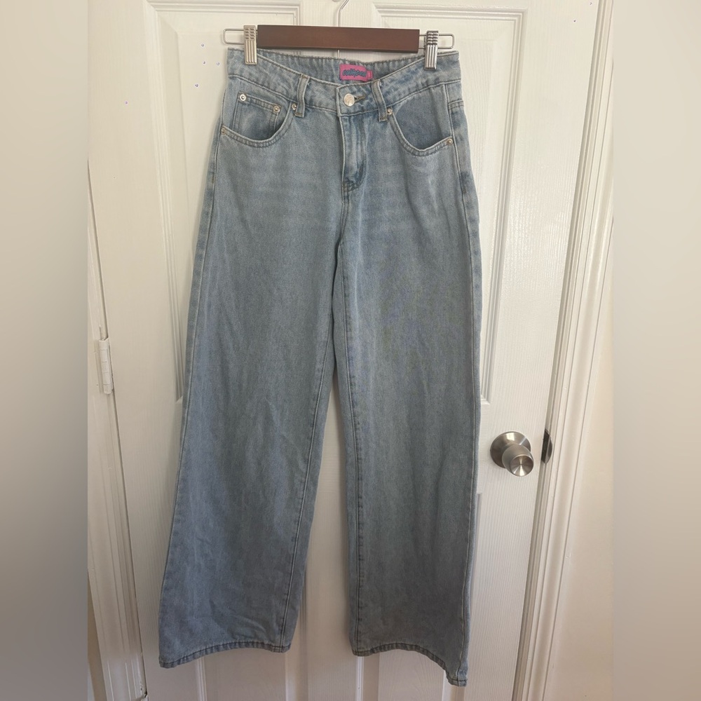 Edikted Raelynn Washed Low Rise Jean - Picture 5 of 10